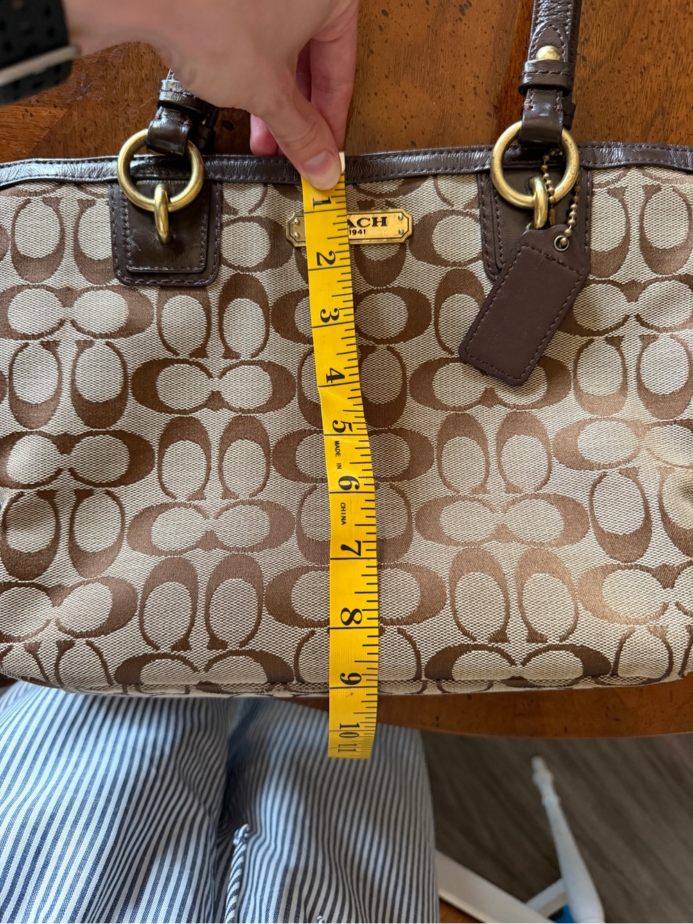 Coach Gallery Signature Zip Tote - Picture 10 of 12